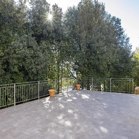 Mansion In With Pool & Terrace Citerna